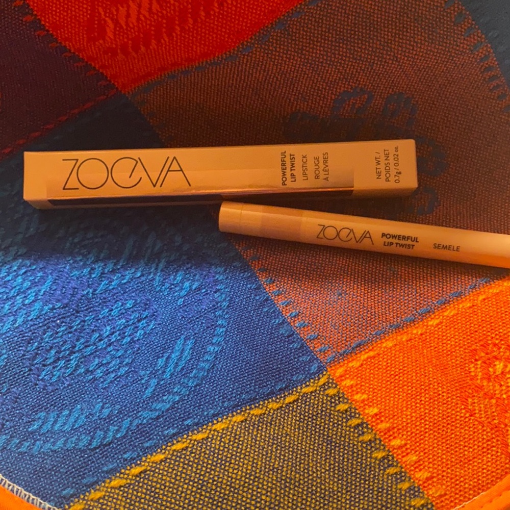 Zoeva powerful lip twist lipstick